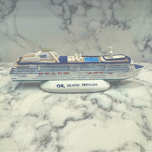 Island Princess Cruise Ship resin model - Picture 1 of 7